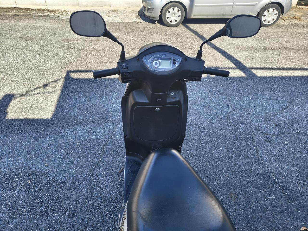 Peugeot Tweet 125
