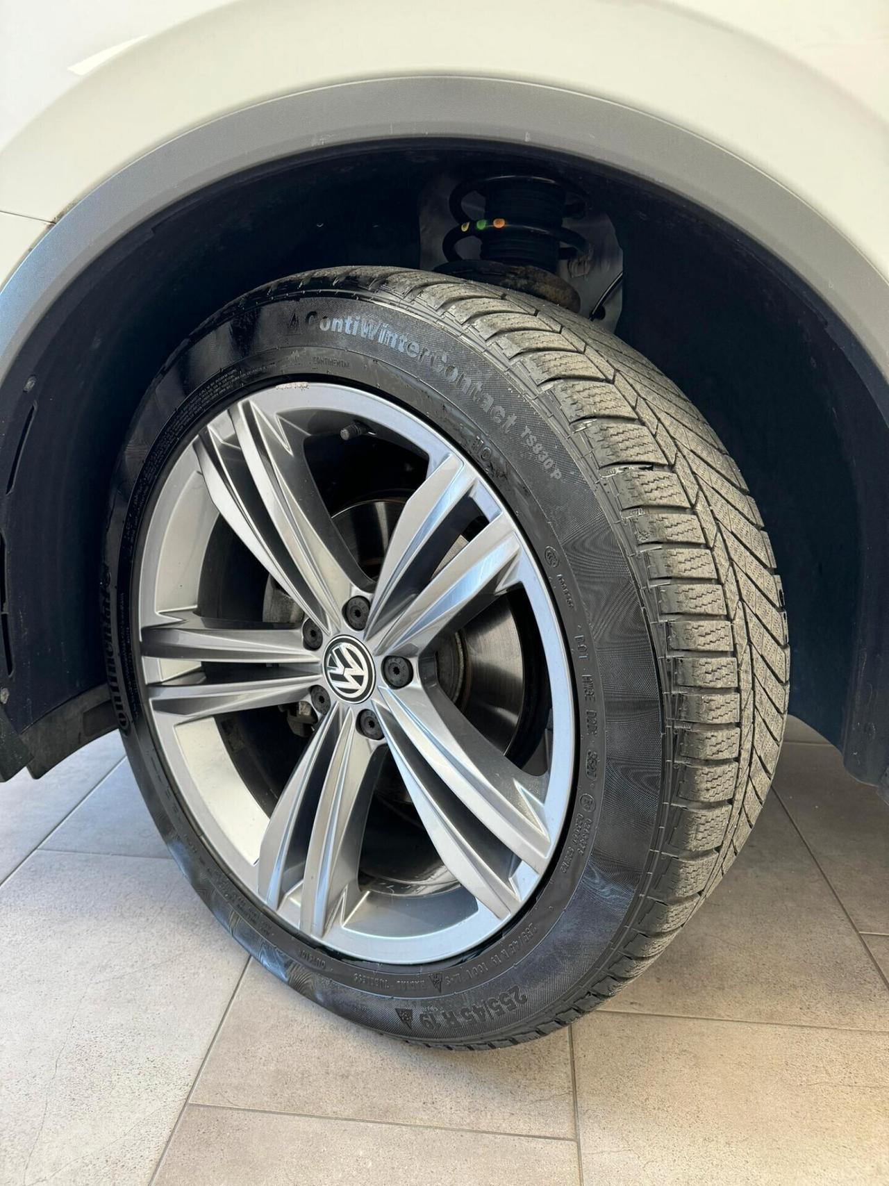 VOLSWAGEN TIGUAN 2.0 TDI 150 CV R-LINE DSG -2020