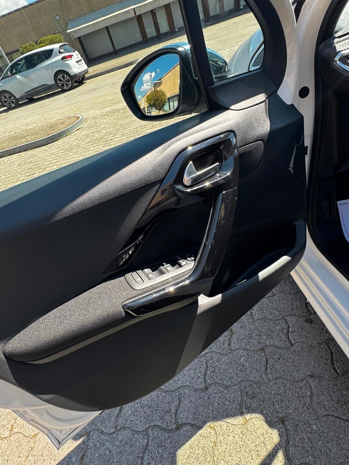Peugeot 208 BlueHDi 75 5 porte Allure