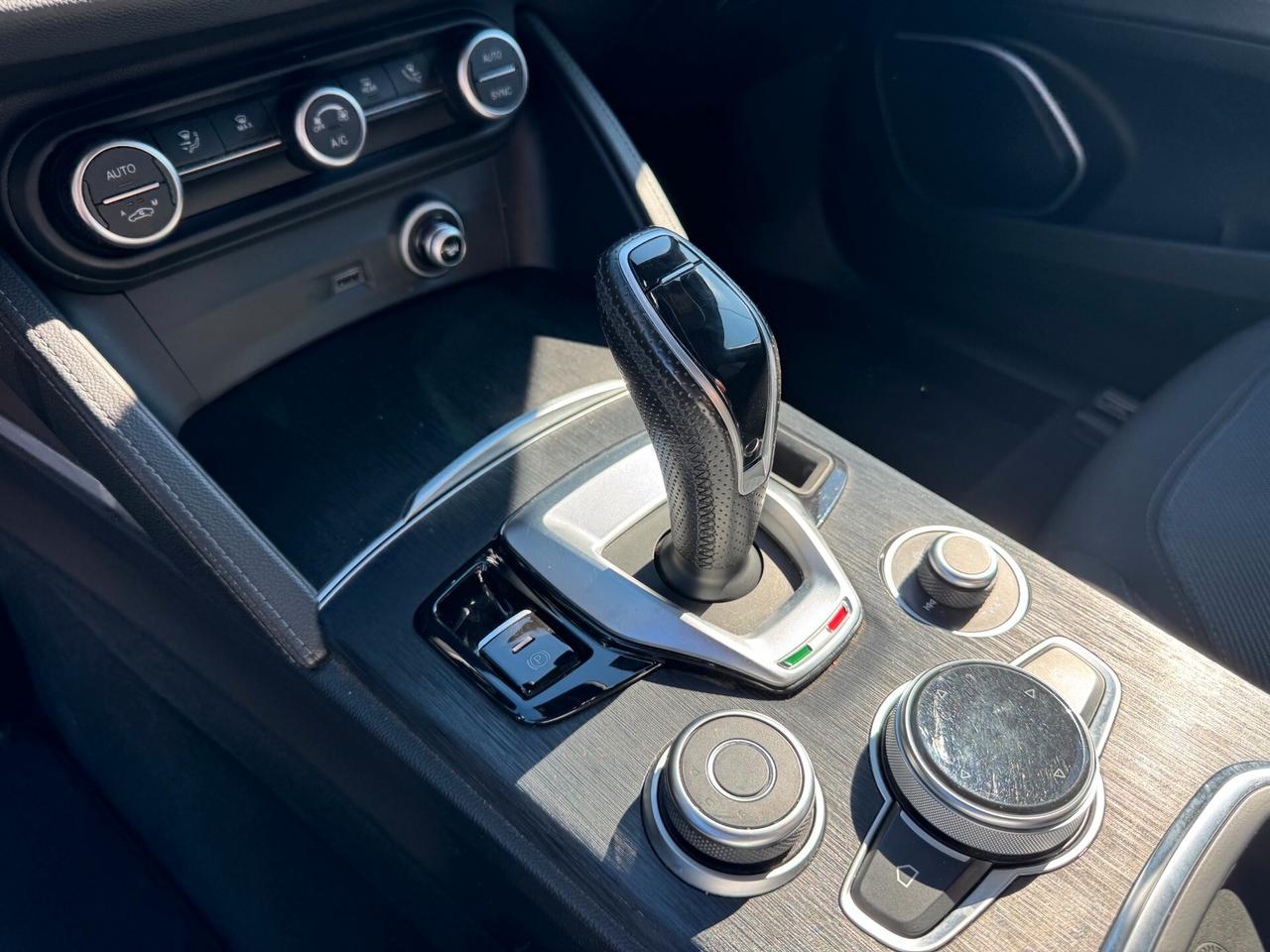 Alfa Romeo Stelvio 2.2 Turbodiesel 160 CV AT8 RWD Business