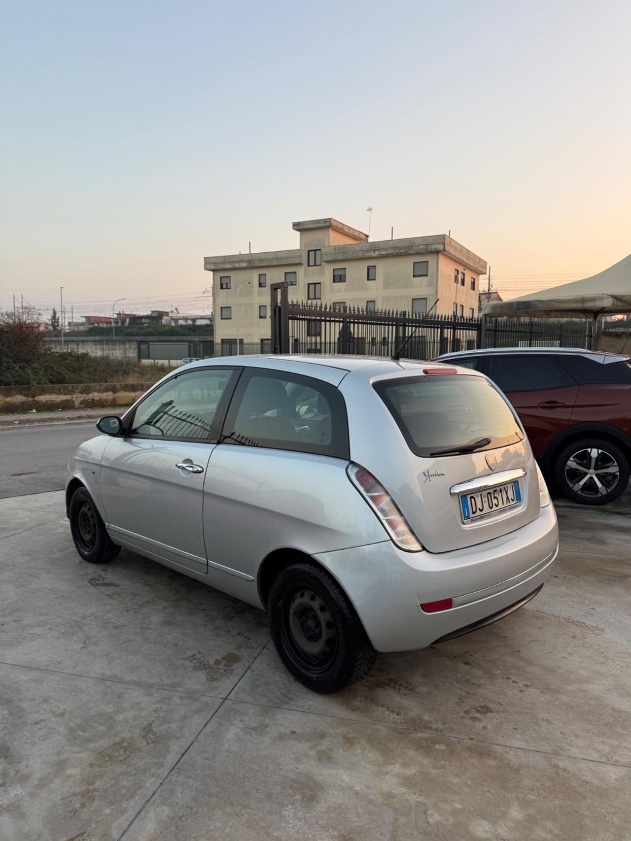 Lancia Ypsilon 1.2 Argento