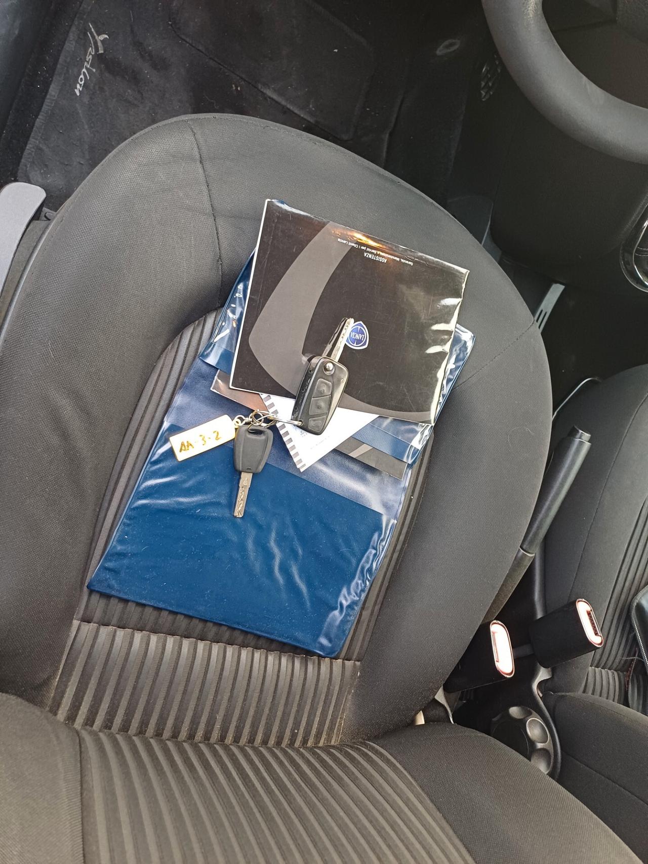 Lancia Ypsilon 1.2 60 CV Elle UniPro