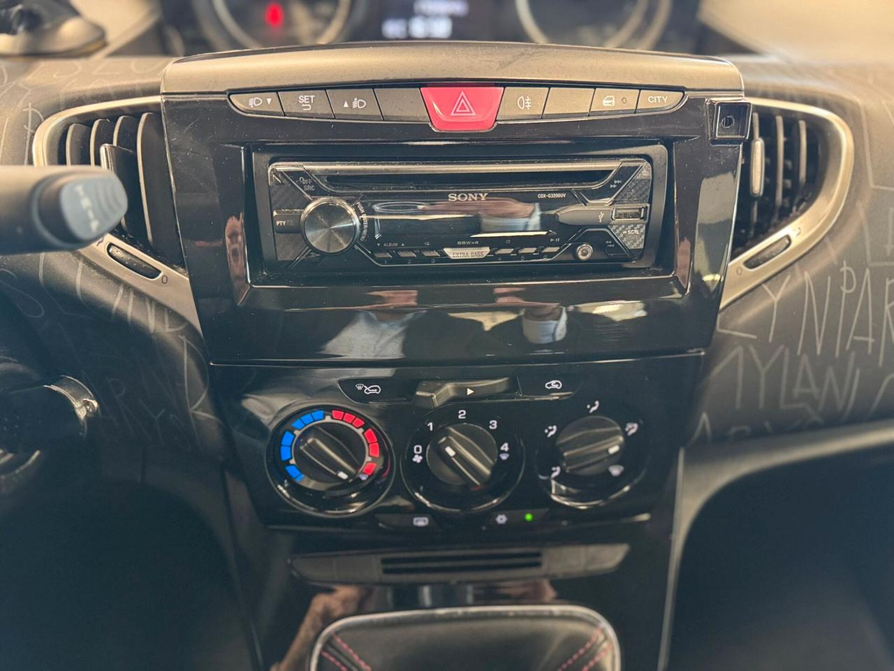 Lancia Ypsilon 1.2 69 CV 5 porte S&S Platinum