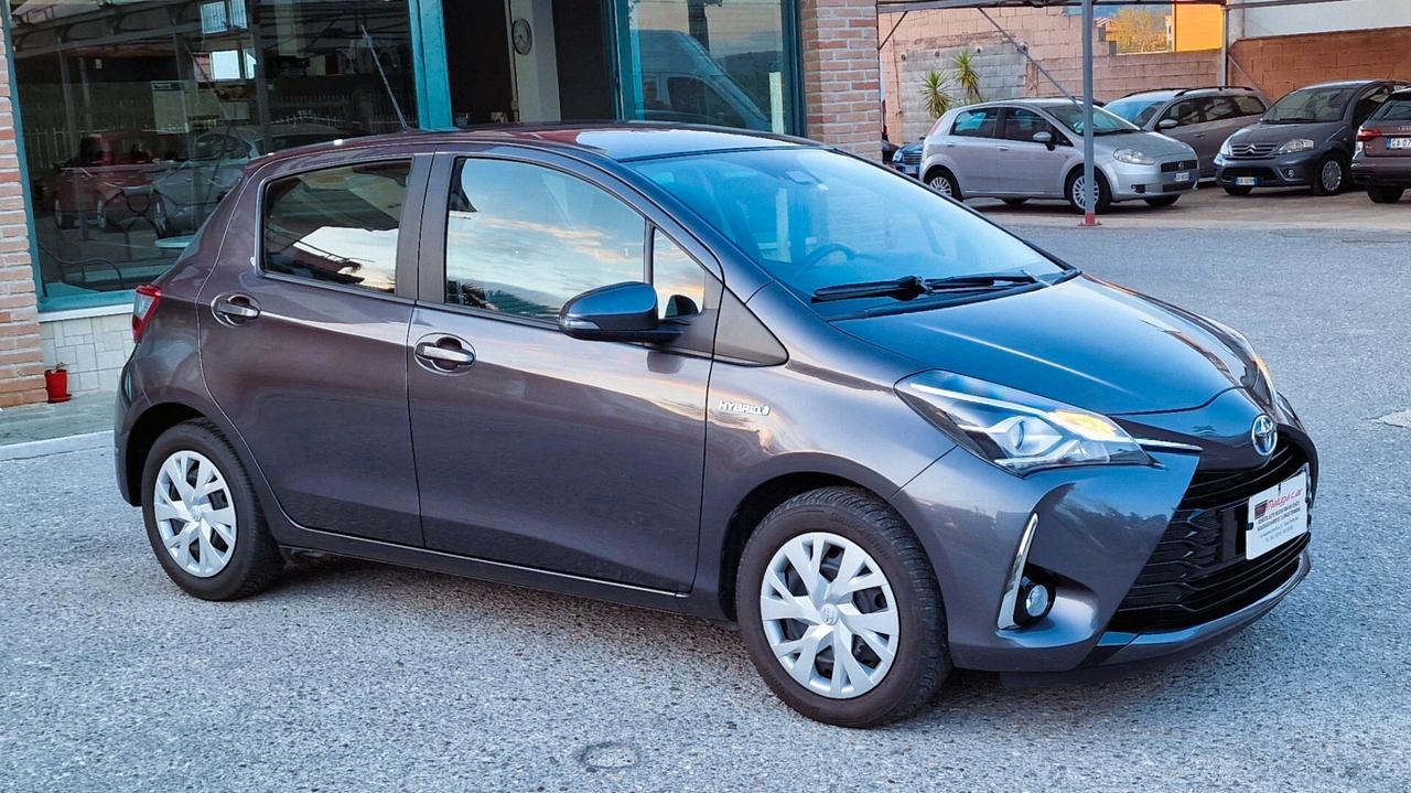 Toyota Yaris 1.5 Hybrid 5 porte Business