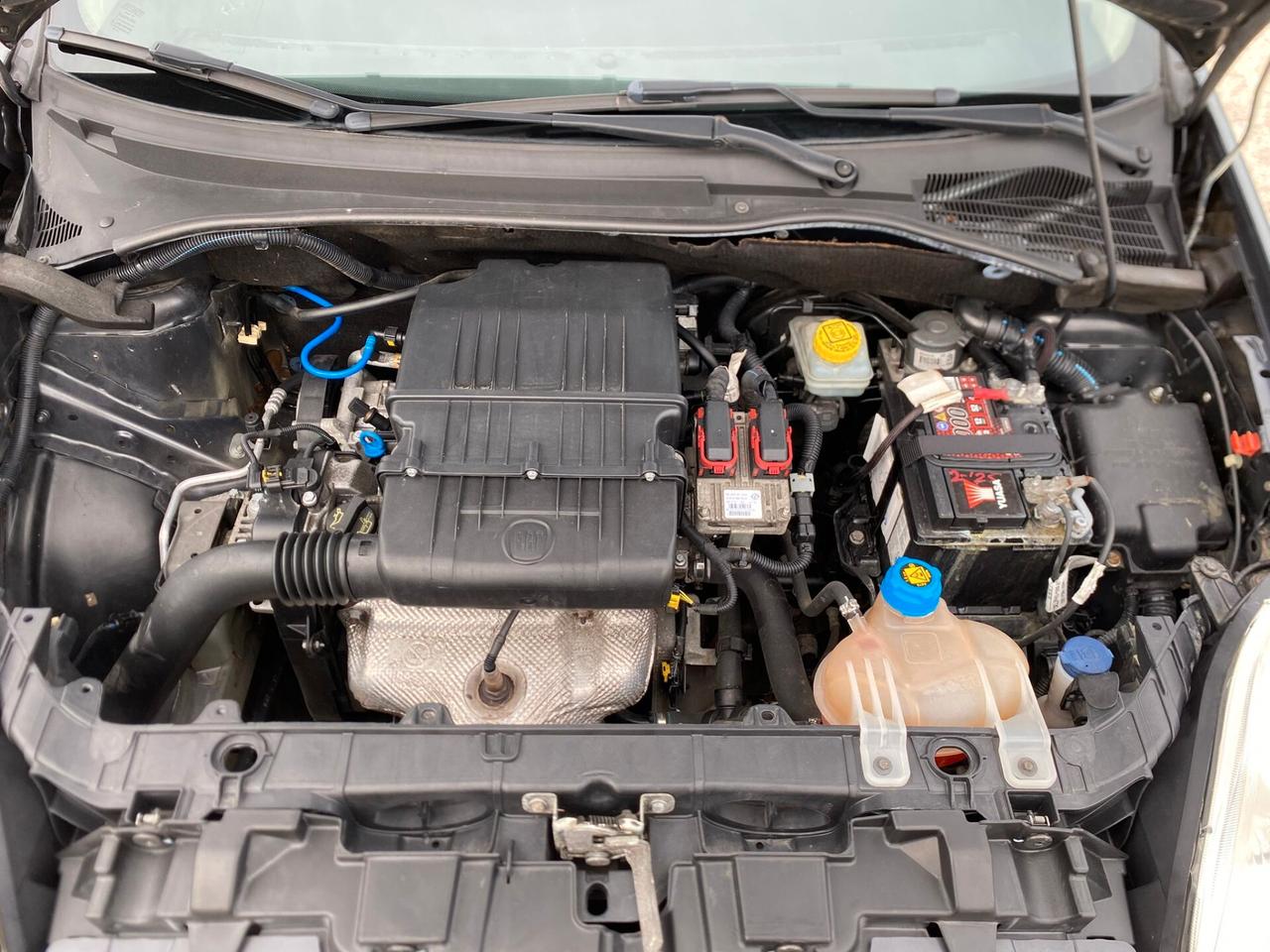 FIAT GRANDE PUNTO 1.2 BENZINA DYNAMIC 5P UNICO PROPIETARIO NEOPATENTATI