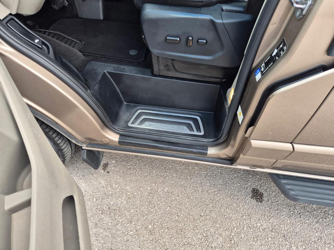 Ford Tourneo Custom 310 2.0 TDCi 170CV PC Titanium