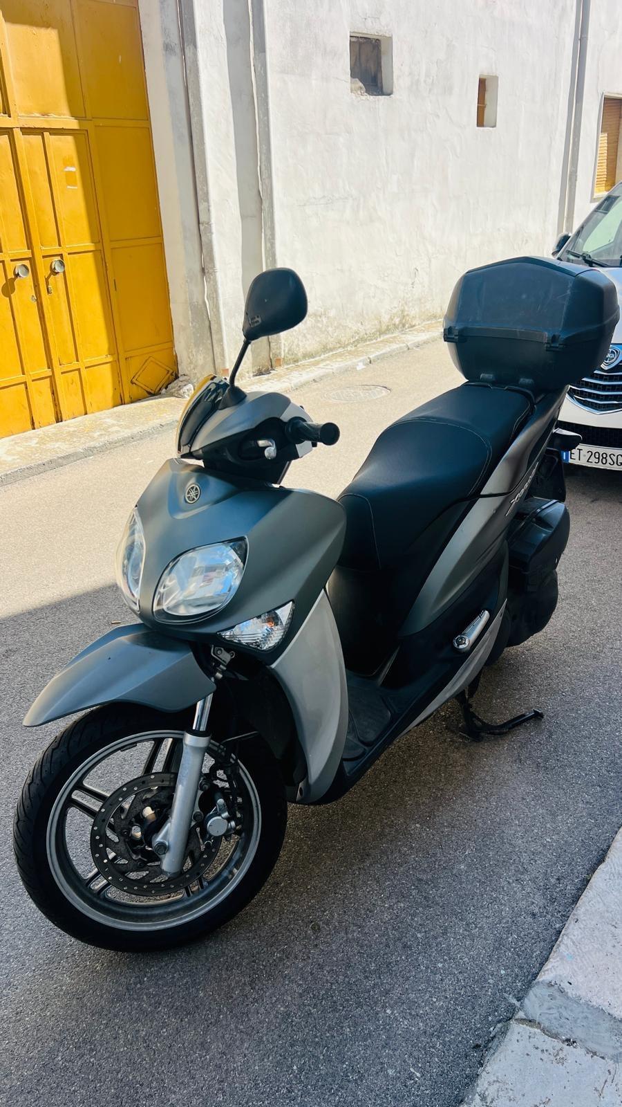 Yamaha Xenter 125 12.000 km