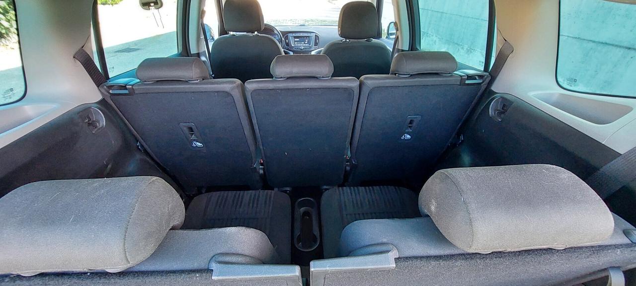 ZAFIRA 7 POSTI 1,6 METANO DI SERIE 150 CV TURBO, INNOVATION TELEFONO LEGA SENSORI FULL FULL