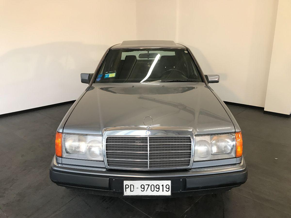 MERCEDES 200 E