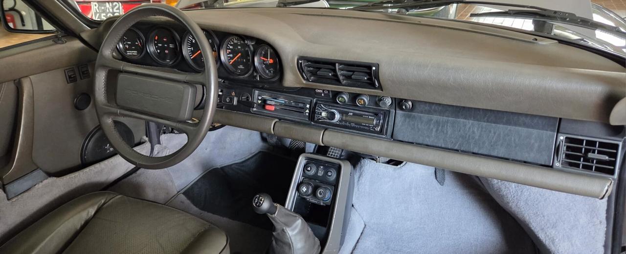 Porsche 911 3200Coupè Conservatissima Italia
