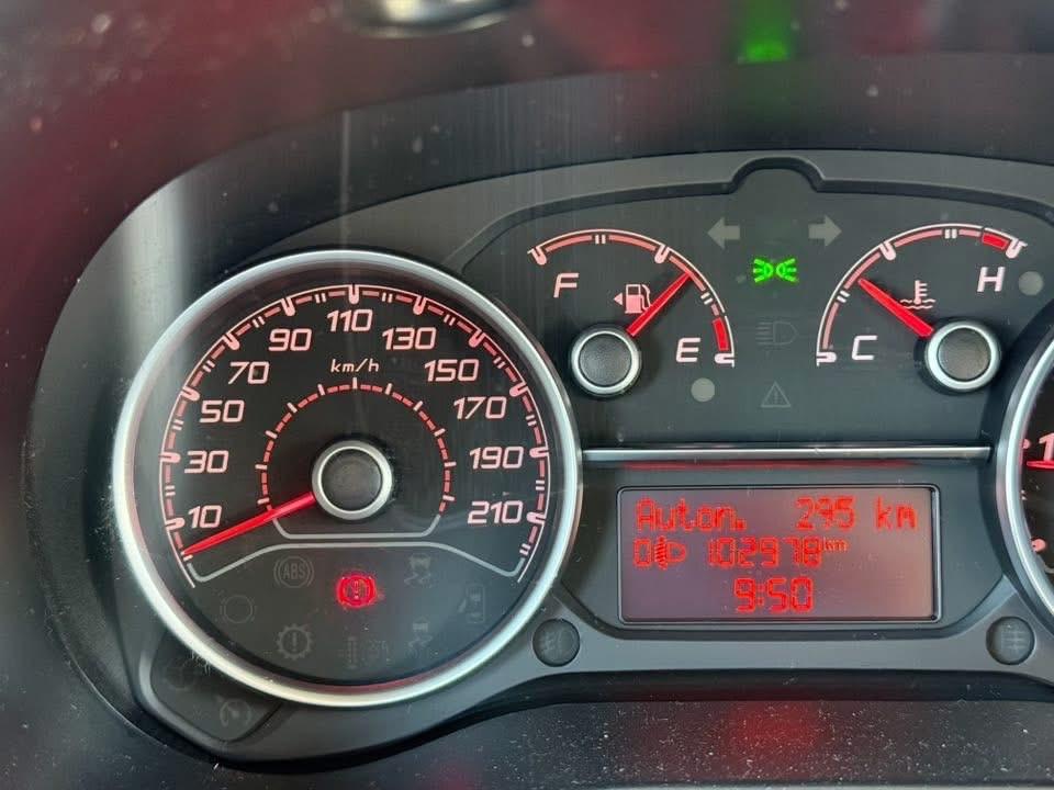 Autocarro FIAT DOBLO Maxi - 5 posti