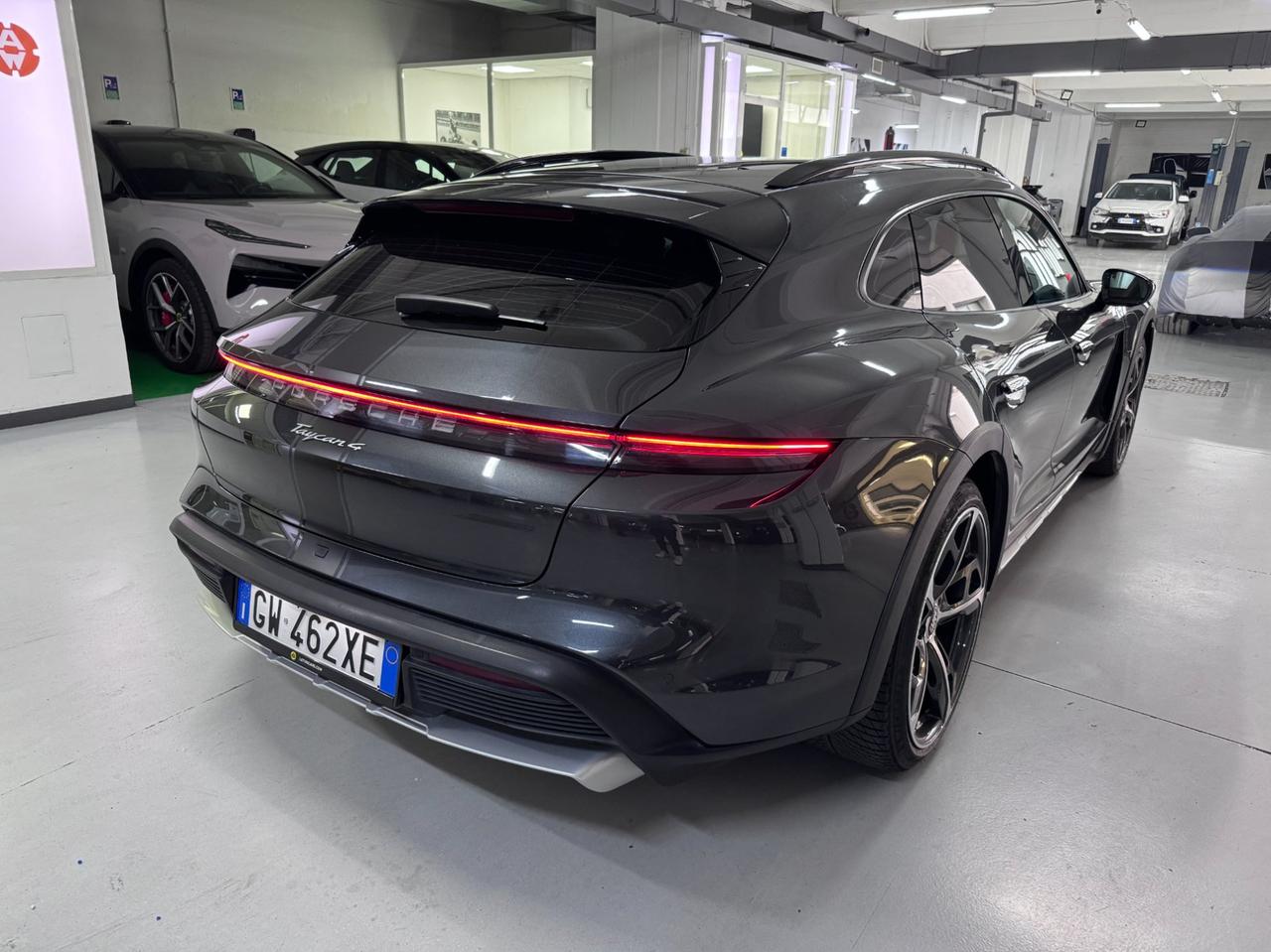 Porsche Taycan Cross Turismo 4S