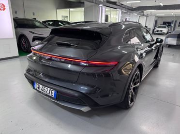 Porsche Taycan Cross Turismo 4S
