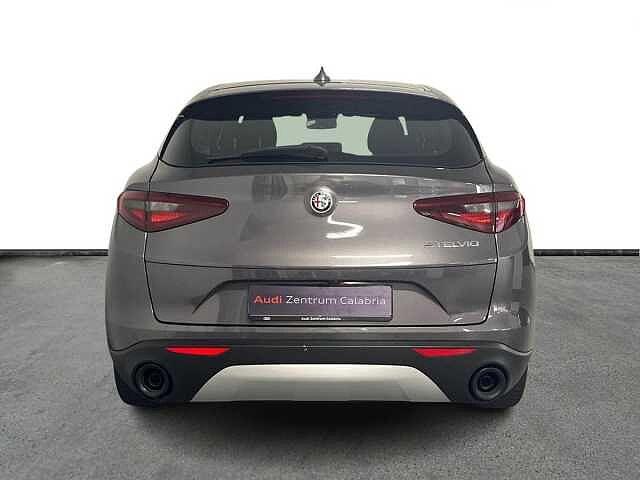 Alfa Romeo Stelvio 2.2 Turbodiesel 160 CV AT8 RWD Super Business