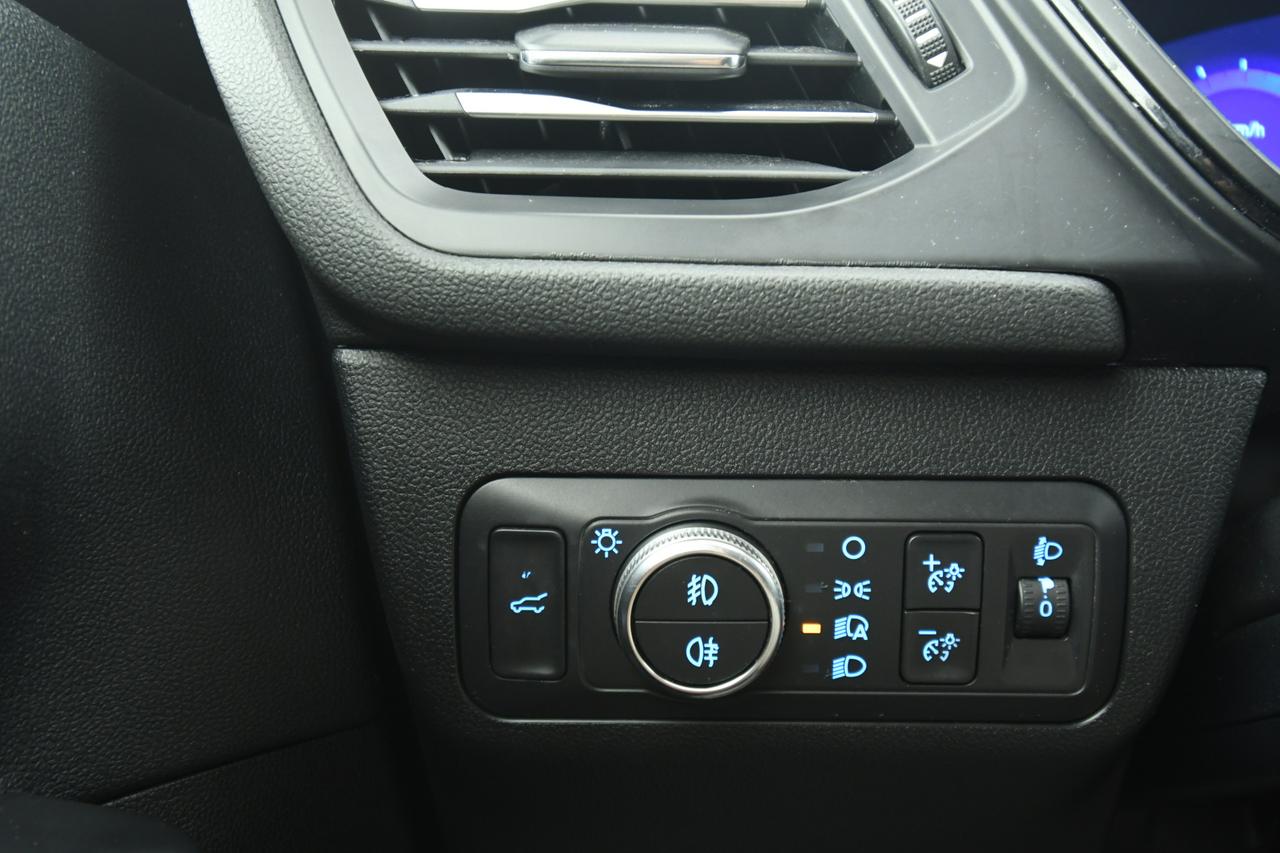 FORD Kuga 1.5 ecoblue ST-Line X 2wd 120cv auto NEOPATENTATI+CAMERA+PELLE
