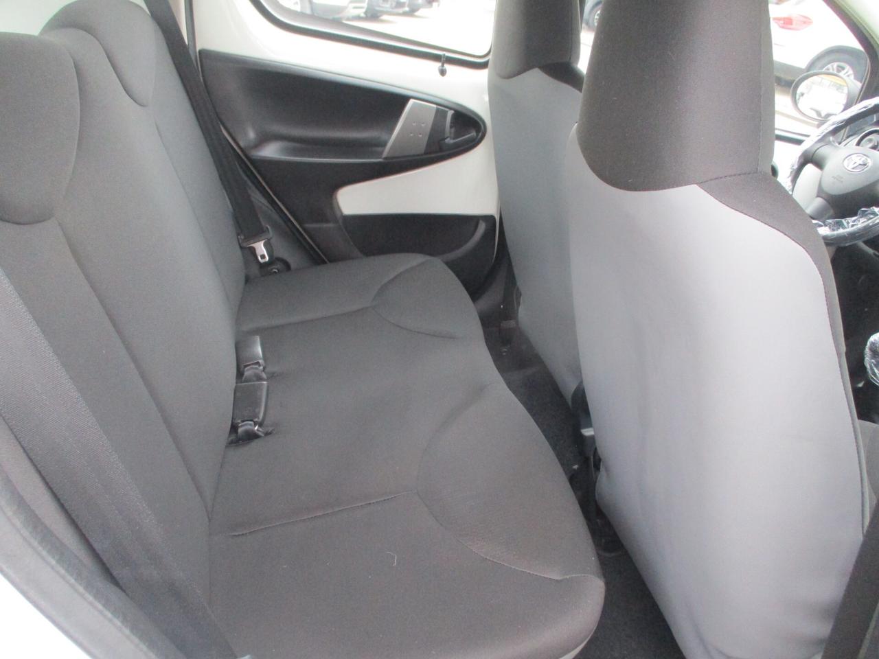 Toyota Aygo 1.0 CONNECT 5 PORTE 88000 KM NAVIGATORE