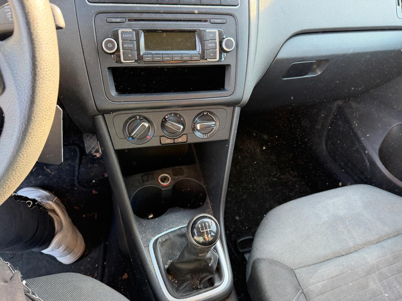 VOLKSWAGEN POLO 2012 1.2 DIESEL 75CV * LEGGI