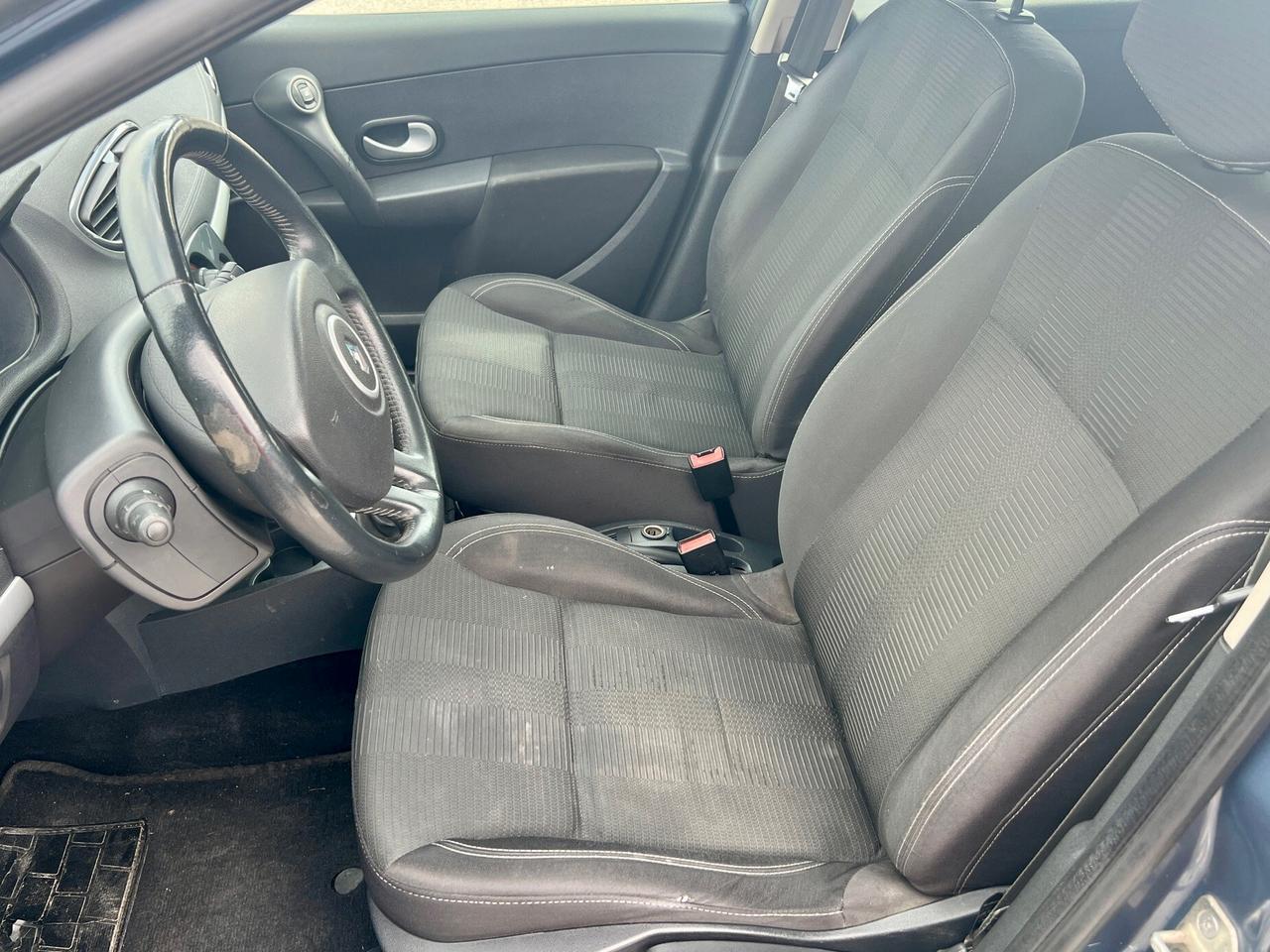 Renault Clio 1.2 16V TCE 100 SporTour 20th