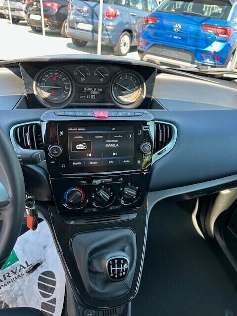Lancia Ypsilon Hybrid 1.0 70 CV