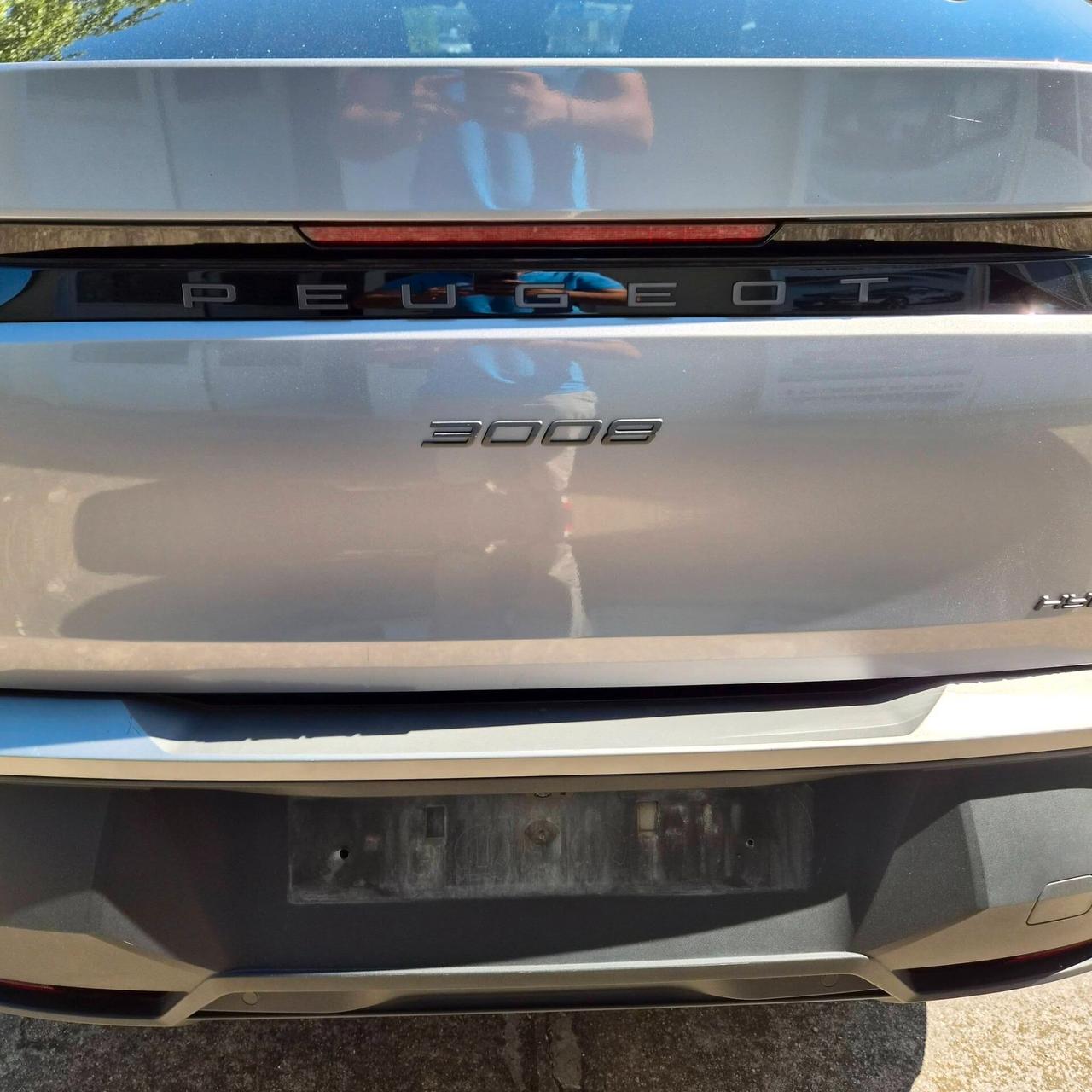 Peugeot 3008 Hybrid 136 e-DCS6 Allure 2025 km23000