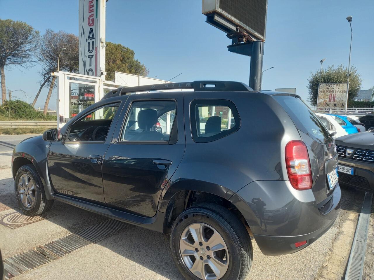 Dacia Duster 1.6 Gpl di Serie 105CV 4x2 Lauréate