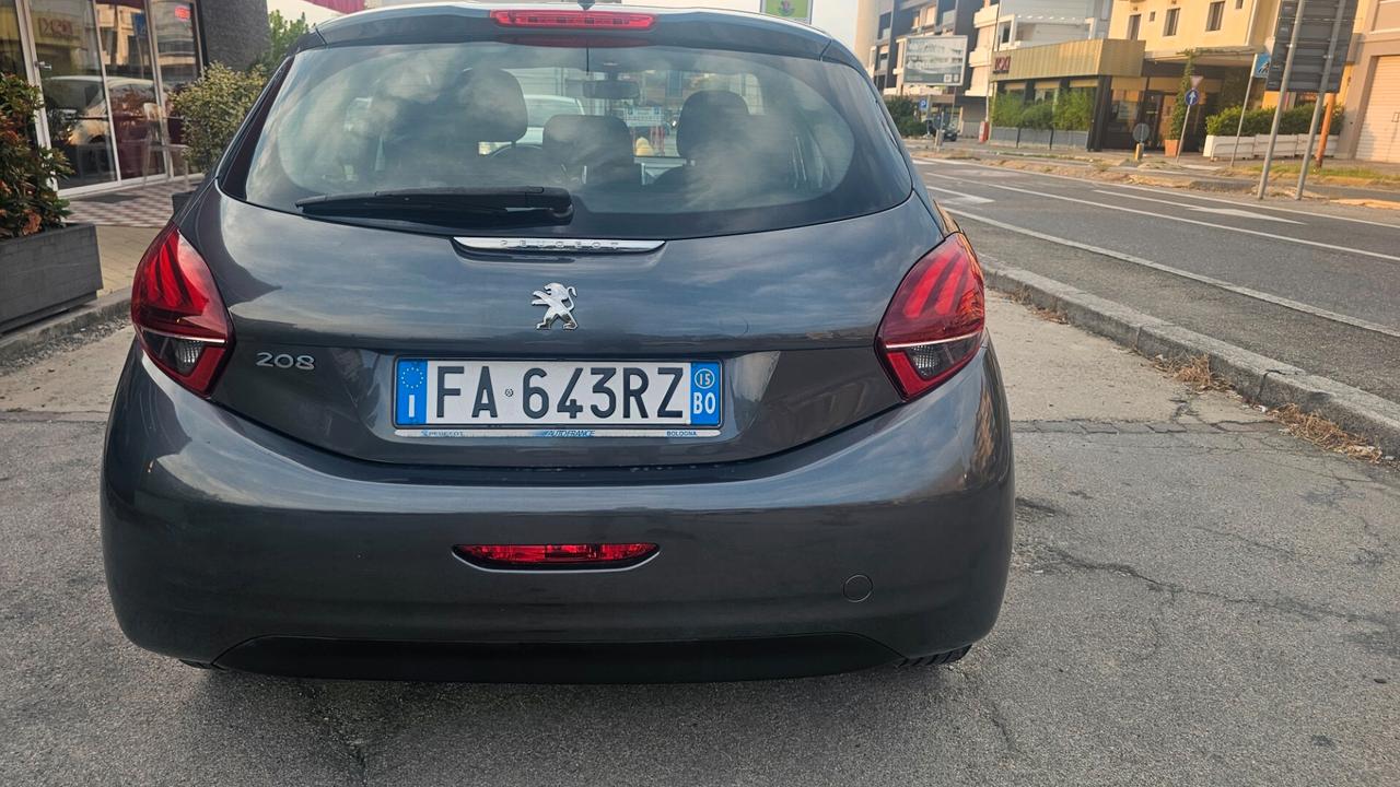 Peugeot 208 1.4 HDi 68 CV 5 porte Allure