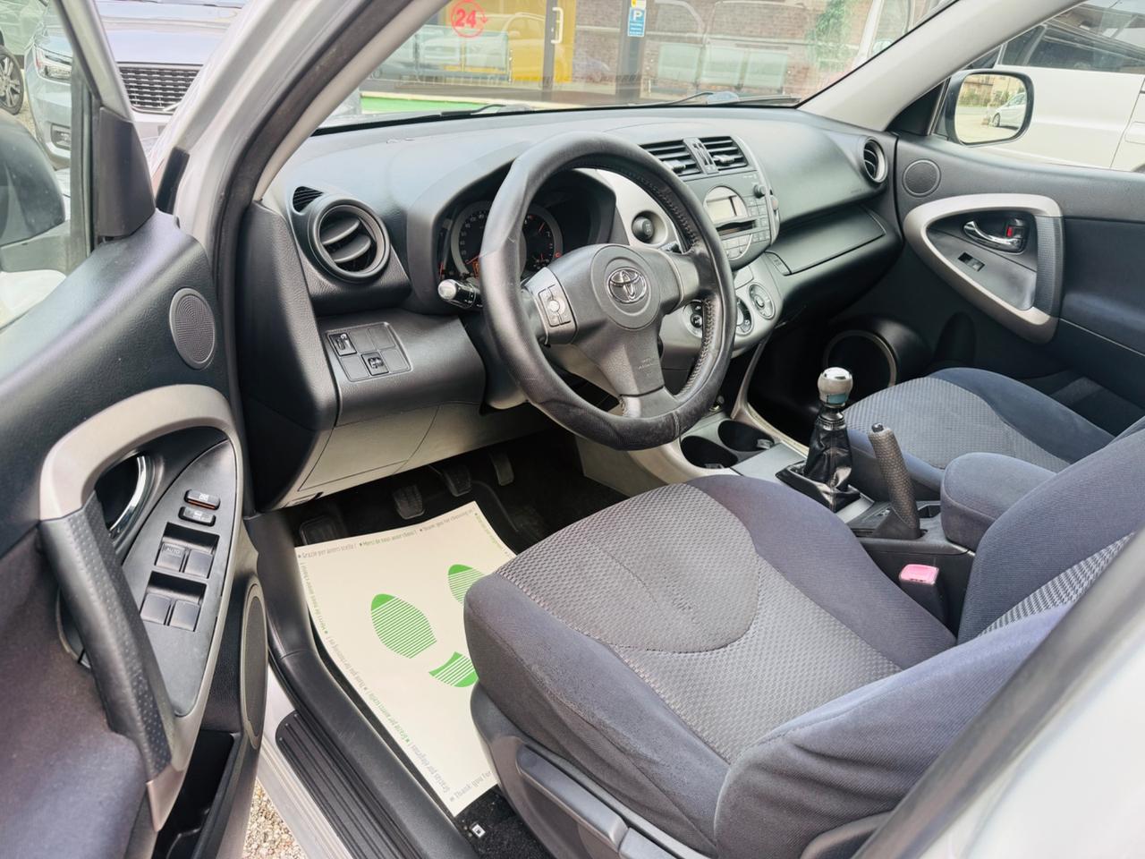 Toyota RAV 4 2.2 D-4D Gancio traino estraibile