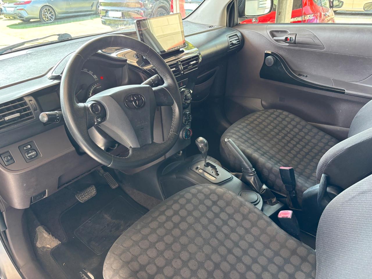 Toyota iQ 1.0 Multidrive
