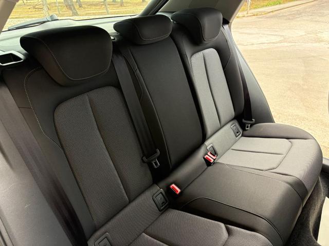 AUDI Q2 30 TDI S tronic Admired Advanced COCKPIT