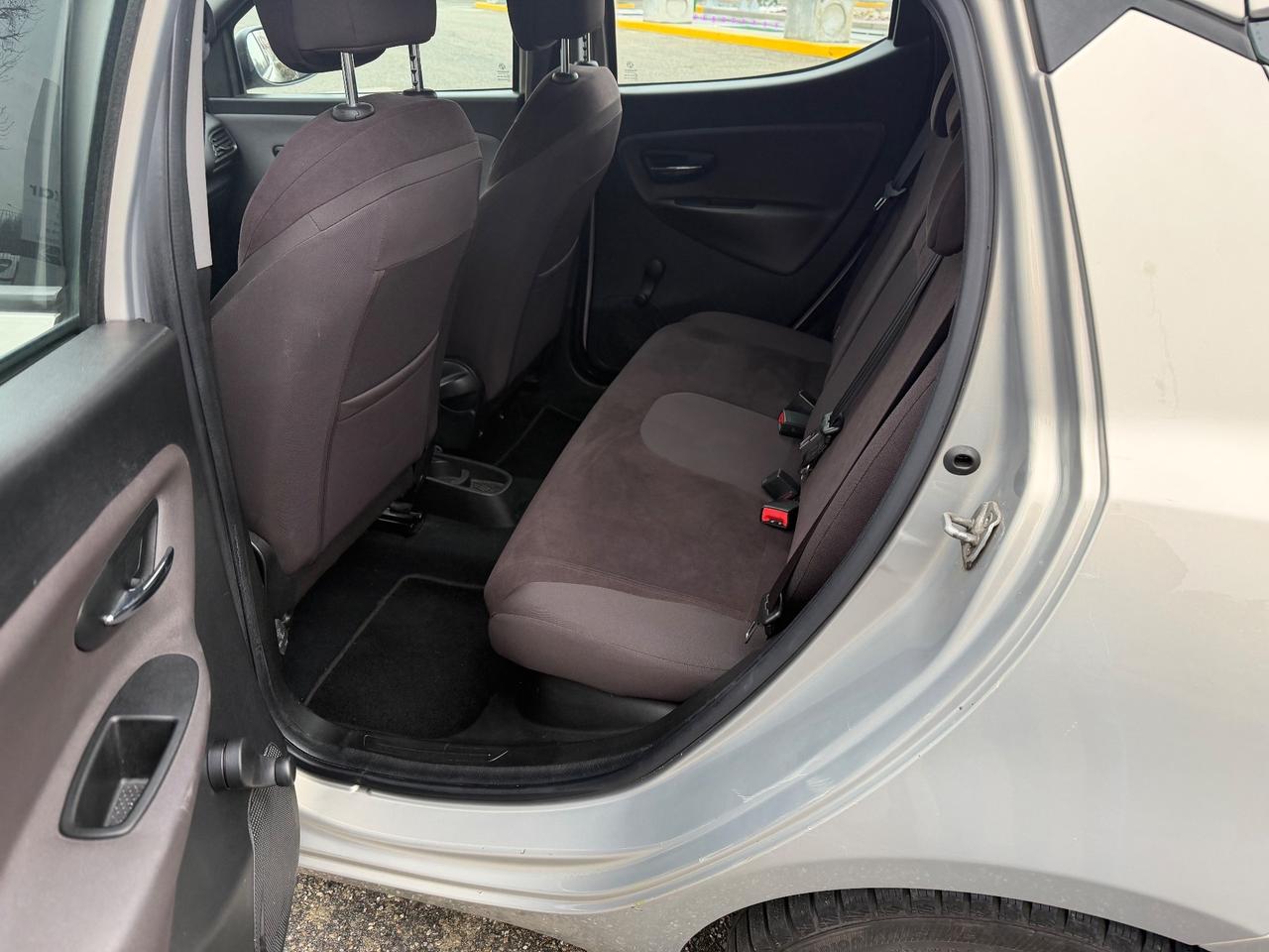 Lancia Ypsilon 1.2 69 CV 5 porte S&S Platinum