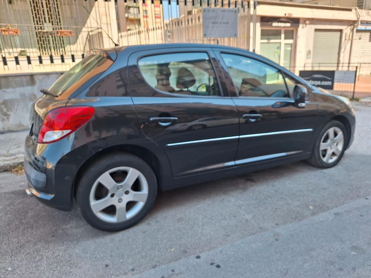 Peugeot 207 1.6 8V HDi 93CV 5p. Allure