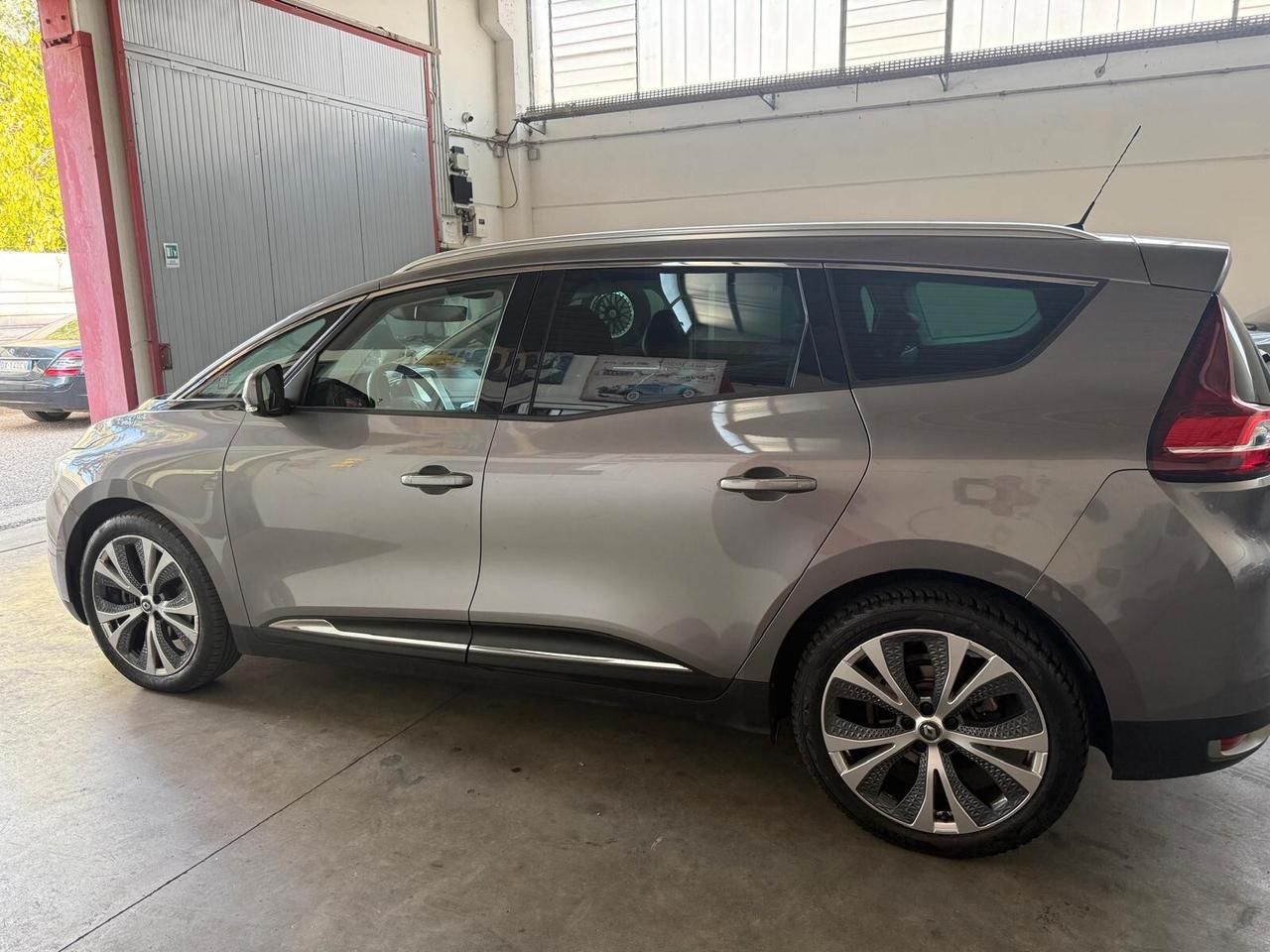 Renault Grand Scenic dCi 8V 110 CV EDC Energy Intens