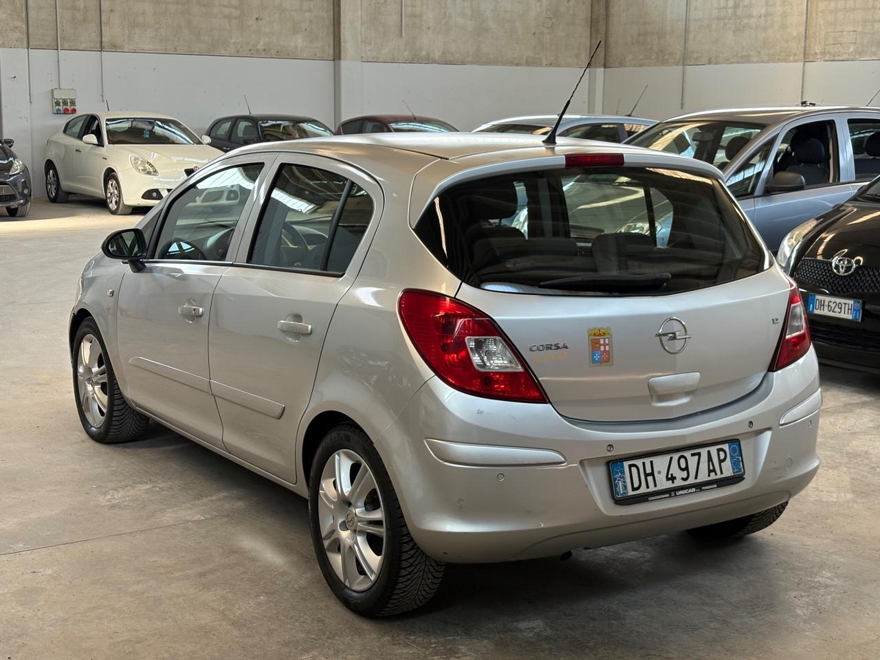 Opel Corsa 1.4 16V 5 porte AUTOMATICA
