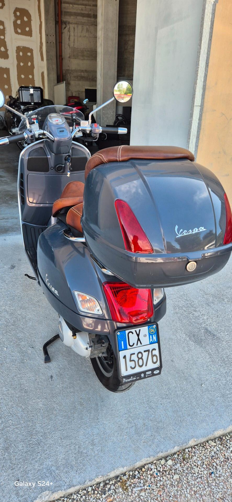 VENDO VESPA GTV 250 ie OTTIMO STATO