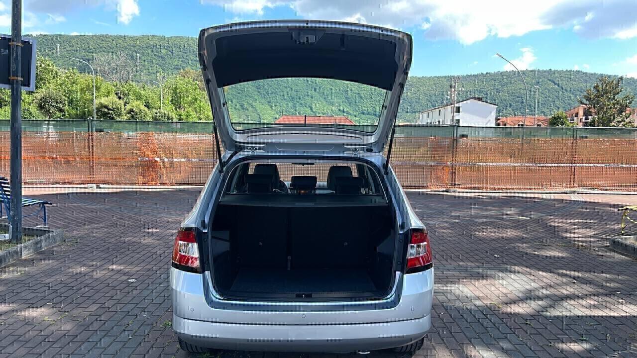 Skoda Fabia 1.4 TDI 90 CV station wagon cerchi da 17,cruise control, comandi al volante,bluethoot,usb