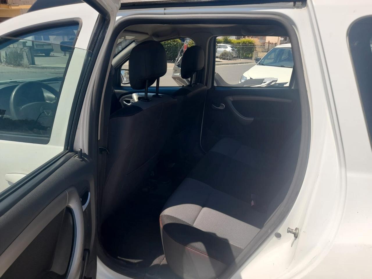 Dacia Duster 1.6cc gpl 12 mesi garanzia-2013