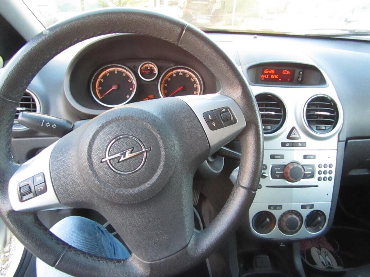 Opel Corsa 1.2 bz 16V 5 p. frizione nuova