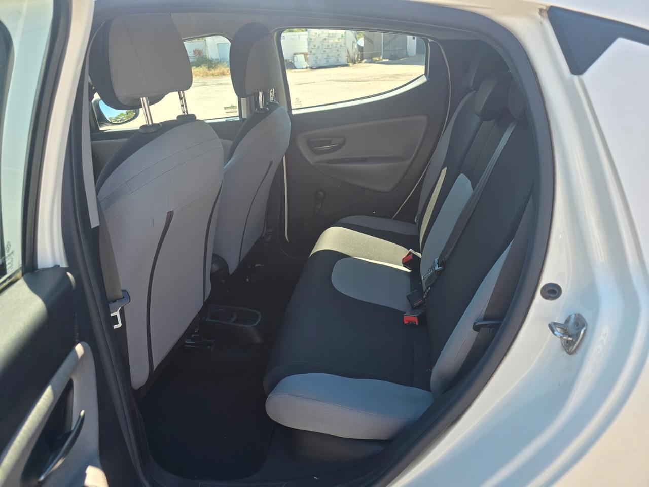 Lancia Ypsilon 1.2 69 CV 5 porte GPL Ecochic Silver