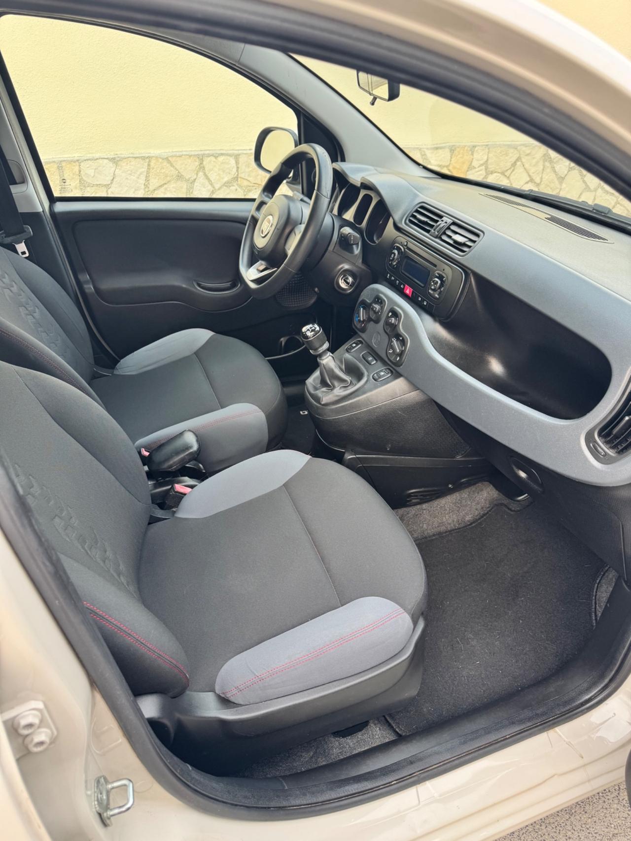 Fiat Panda 1.2 Lounge 2017 uniproprietaria