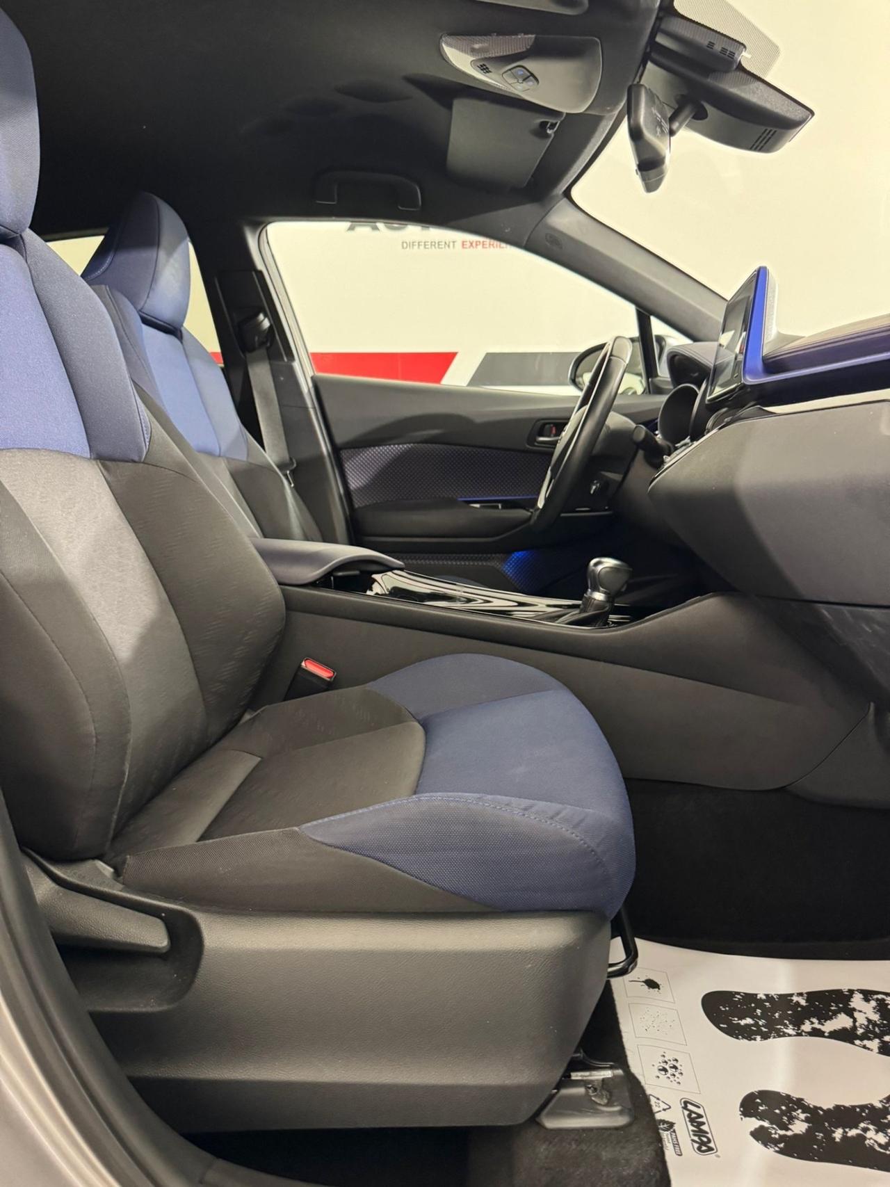 Toyota C-HR 1.8 Hybrid E-CVT Lounge