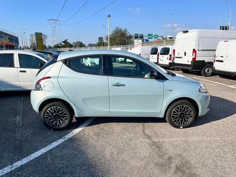 Lancia Ypsilon 1.0 FireFly 5 porte S&S Hybrid Platino