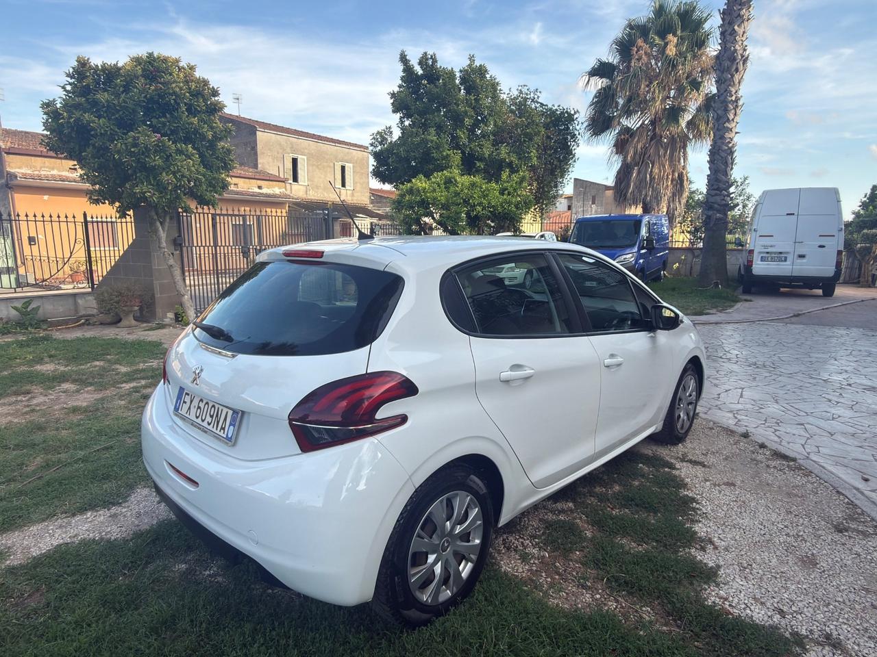 Peugeot 208 BlueHDi 75 5 porte Active