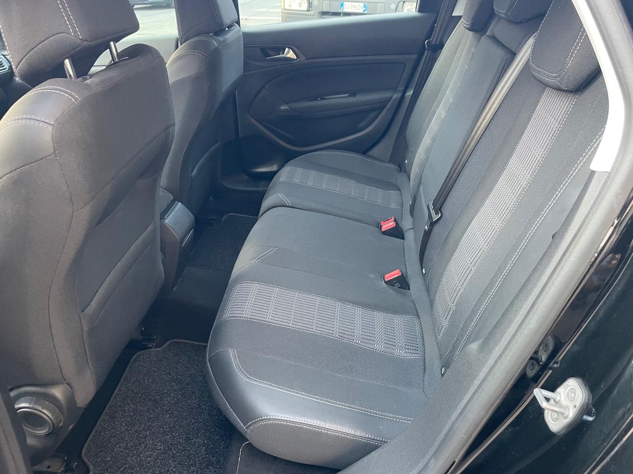 Peugeot 308 PureTech Turbo 130 S&S SW Allure