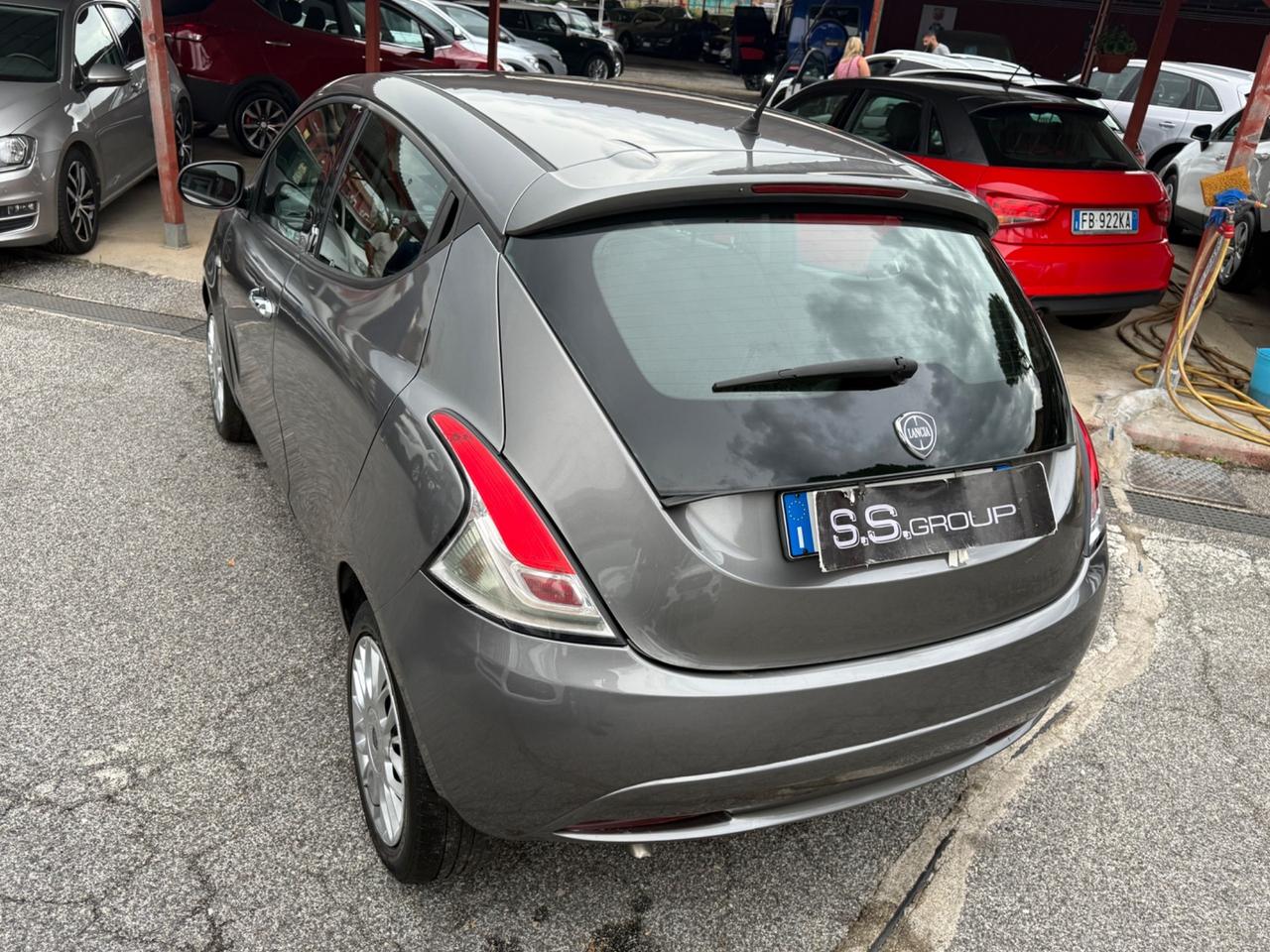 Ypsilon 1.2 69 CV 5 porte/rate/permute/garanzia