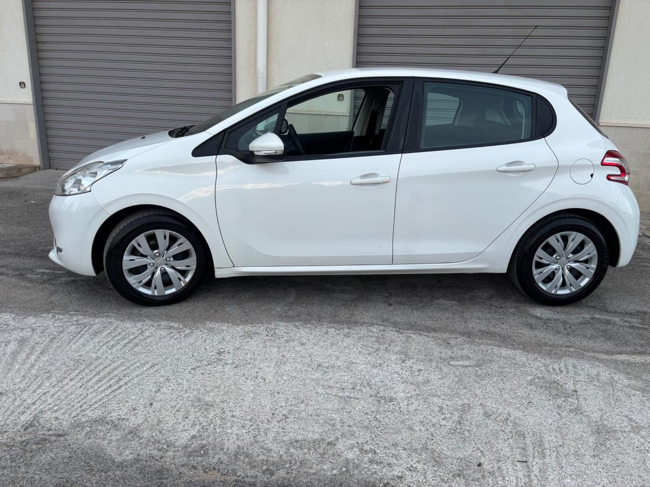 Peugeot 208 1.4 HDi 68 CV 5 porte Access