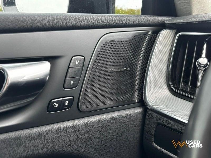 Volvo XC60 B4 automatico Plus Dark