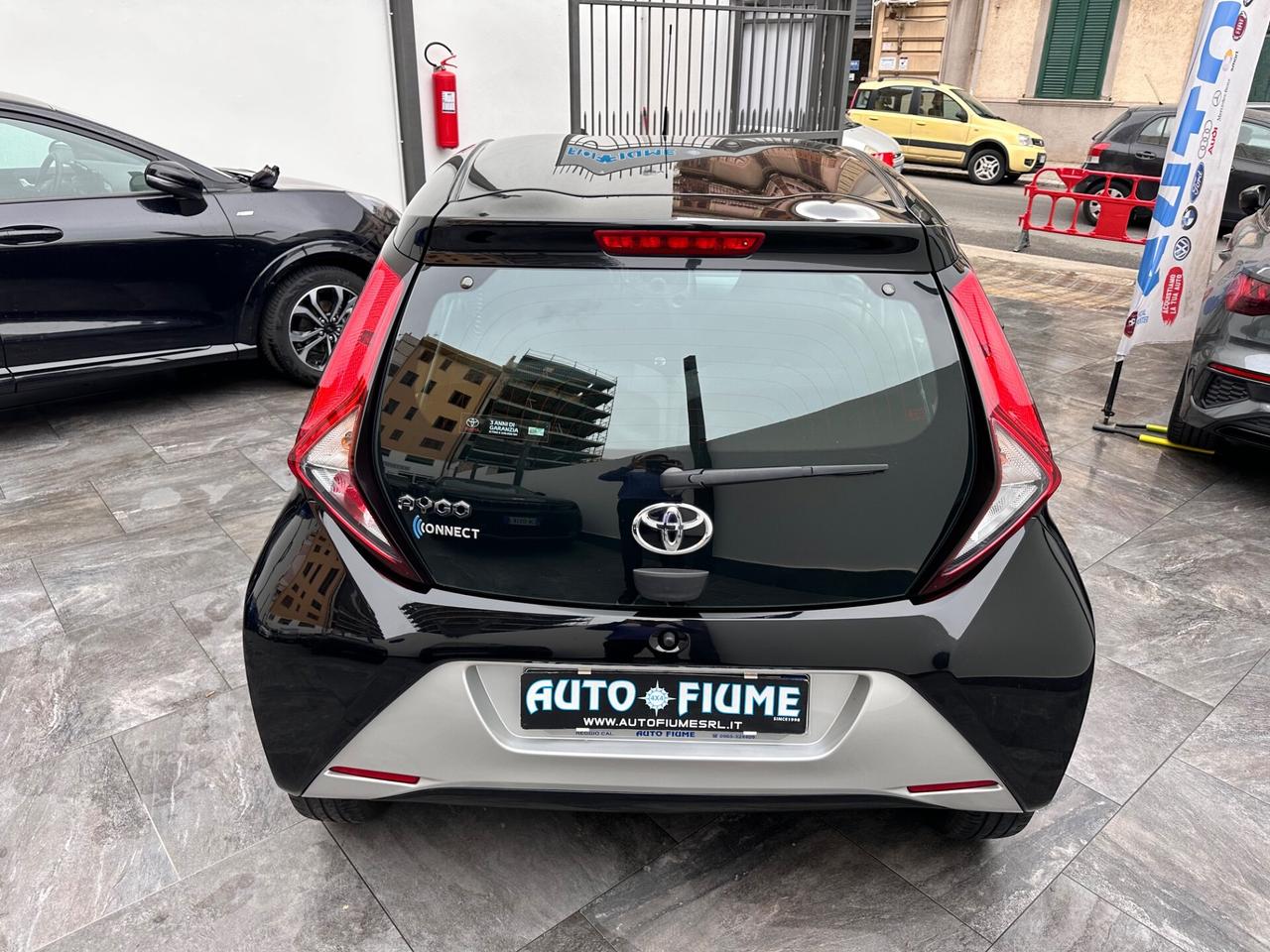 Toyota Aygo Connect 1.0 VVT-i 72 CV 5 porte x-play