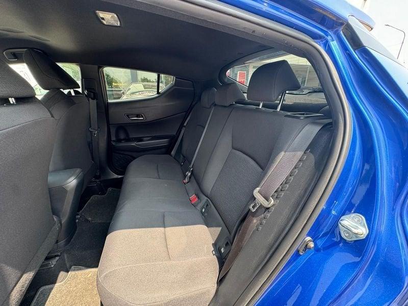 Toyota C-HR 1.8 Hybrid E-CVT Trend