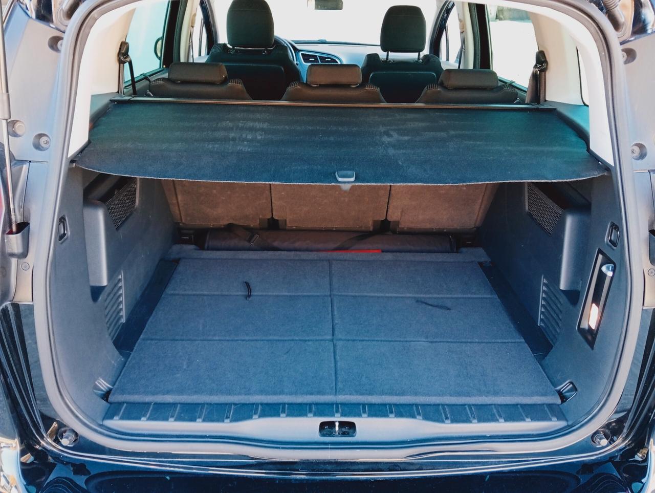 Peugeot 5008 2.0 HDi 150CV