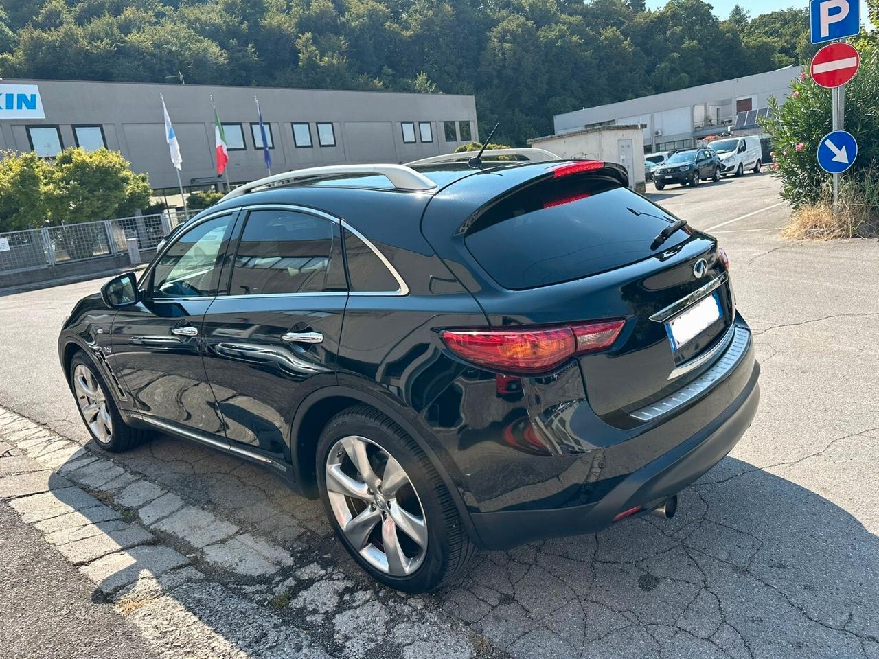 Infiniti QX70 3.0 diesel V6 AT GT Premium